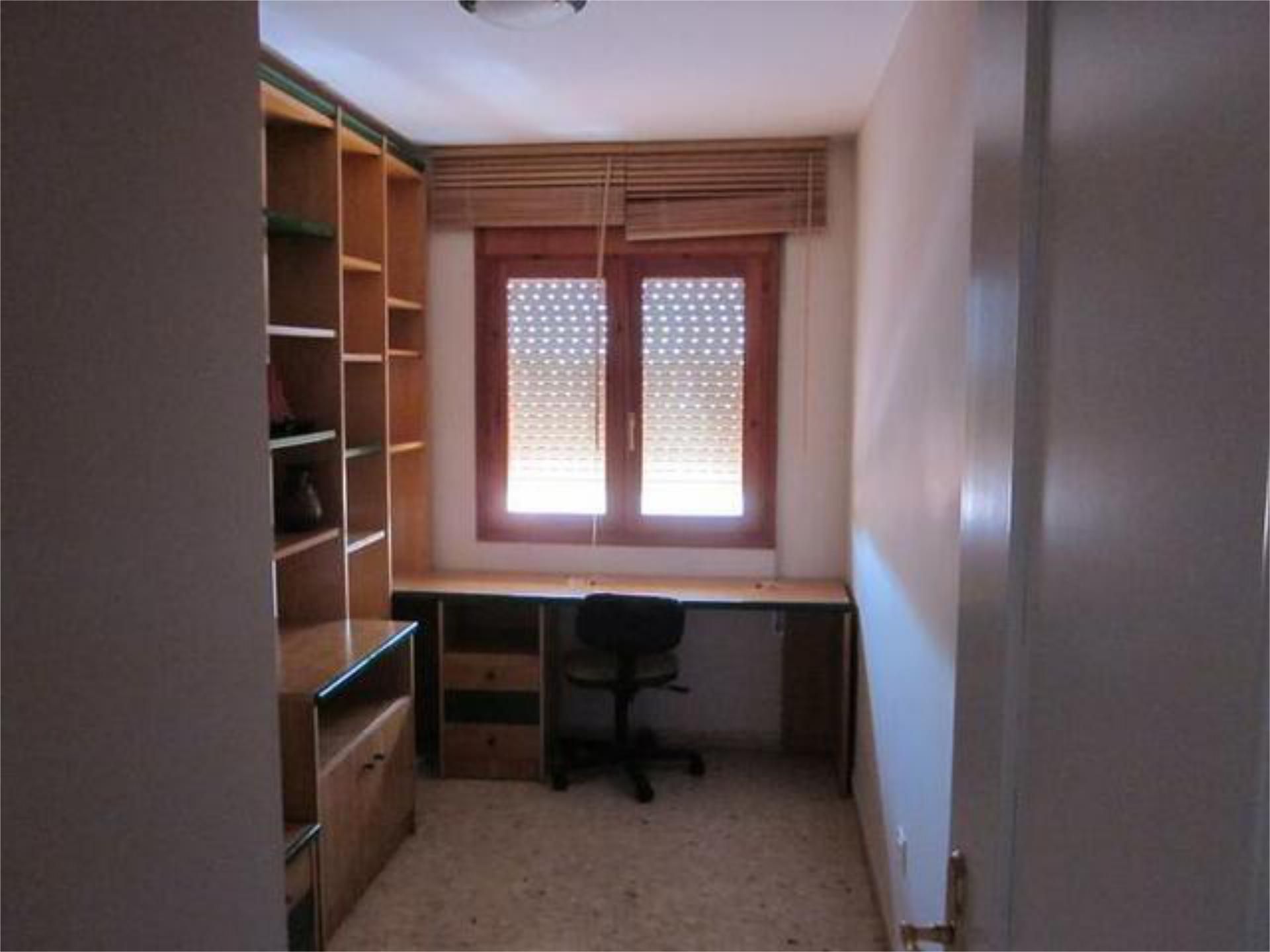 Flat to rent in Alcañiz  with Heating, Terrace and Furnished