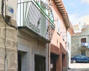 Exterior view of Single-family semi-detached for sale in Burgohondo  with Terrace and Balcony