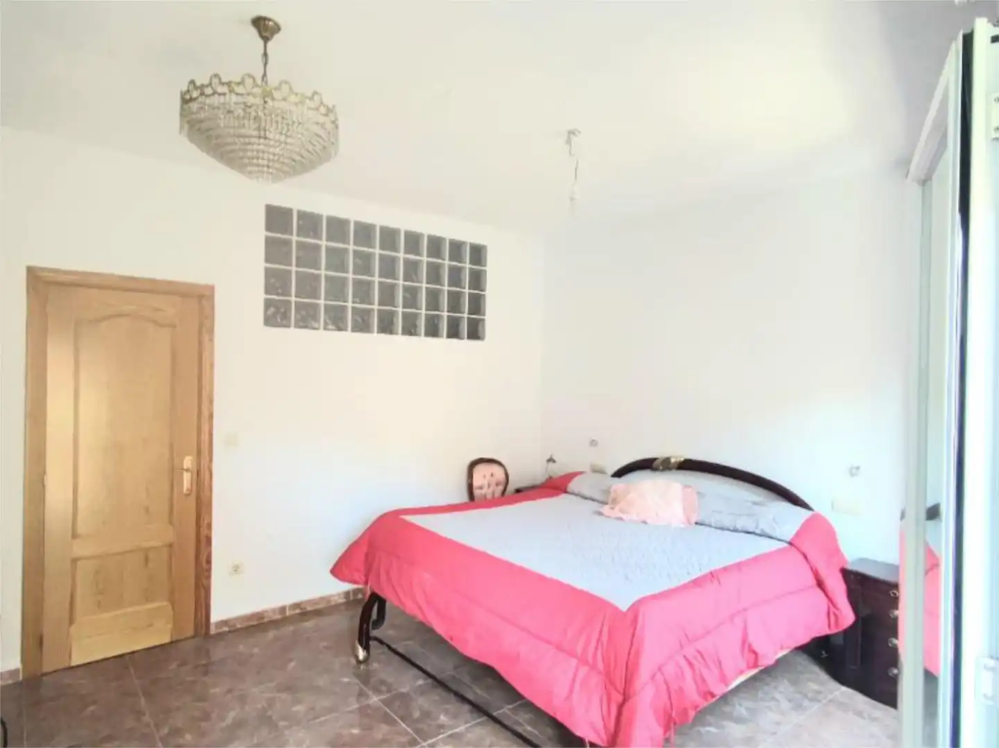 Dormitori de Casa adosada en venda en Burgohondo amb Calefacció, Terrassa i Traster