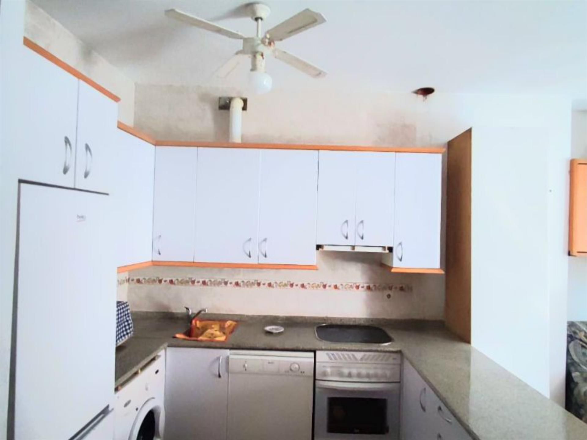 Kitchen of Flat for sale in Burgohondo  with Heating, Terrace and Storage room