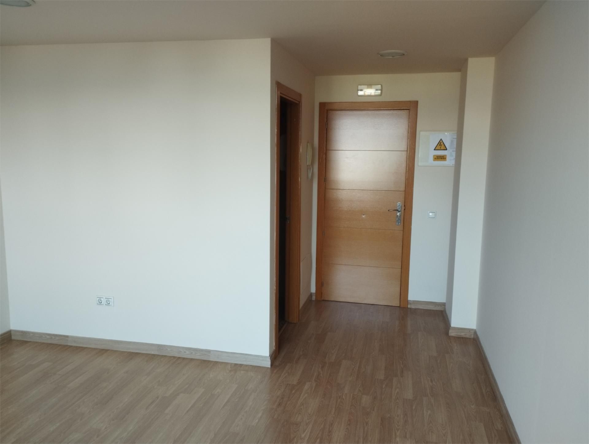 Duplex to rent in Getafe  with Air Conditioner, Heating and Community parking