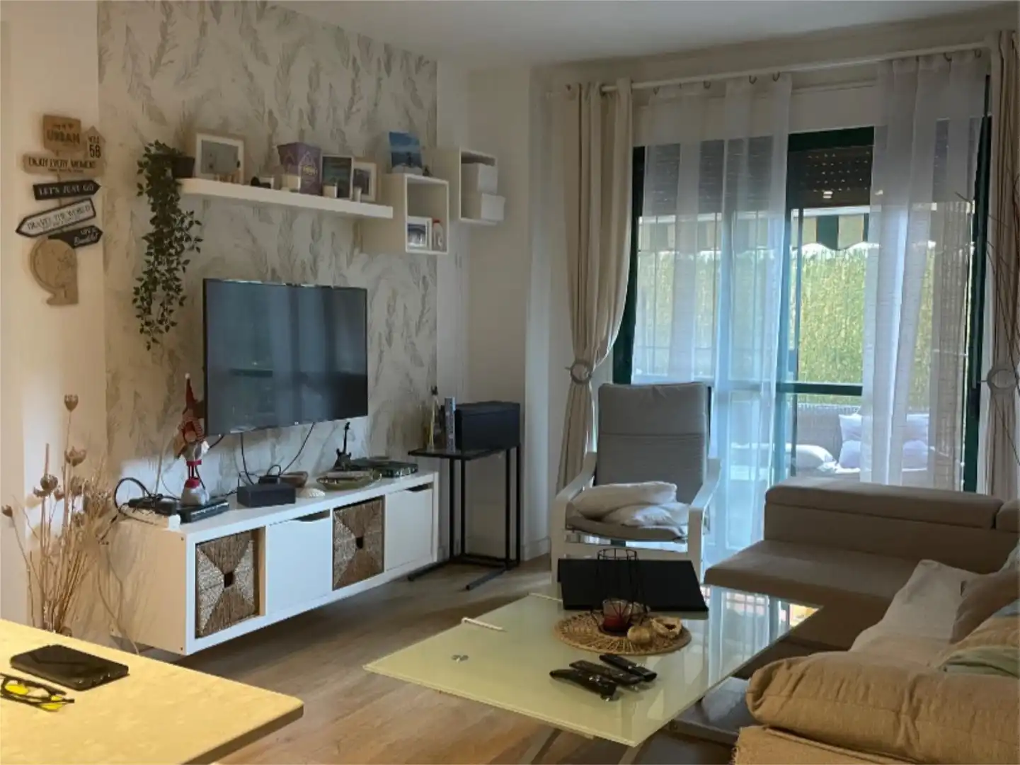 Wohnung zur Miete in Calle Antonio Navajas Ruíz, 2, El Bajondillo Wohnzimmer von Wohnung zur Miete in Torremolinos mit Klimaanlage, Heizung und Privatgarten