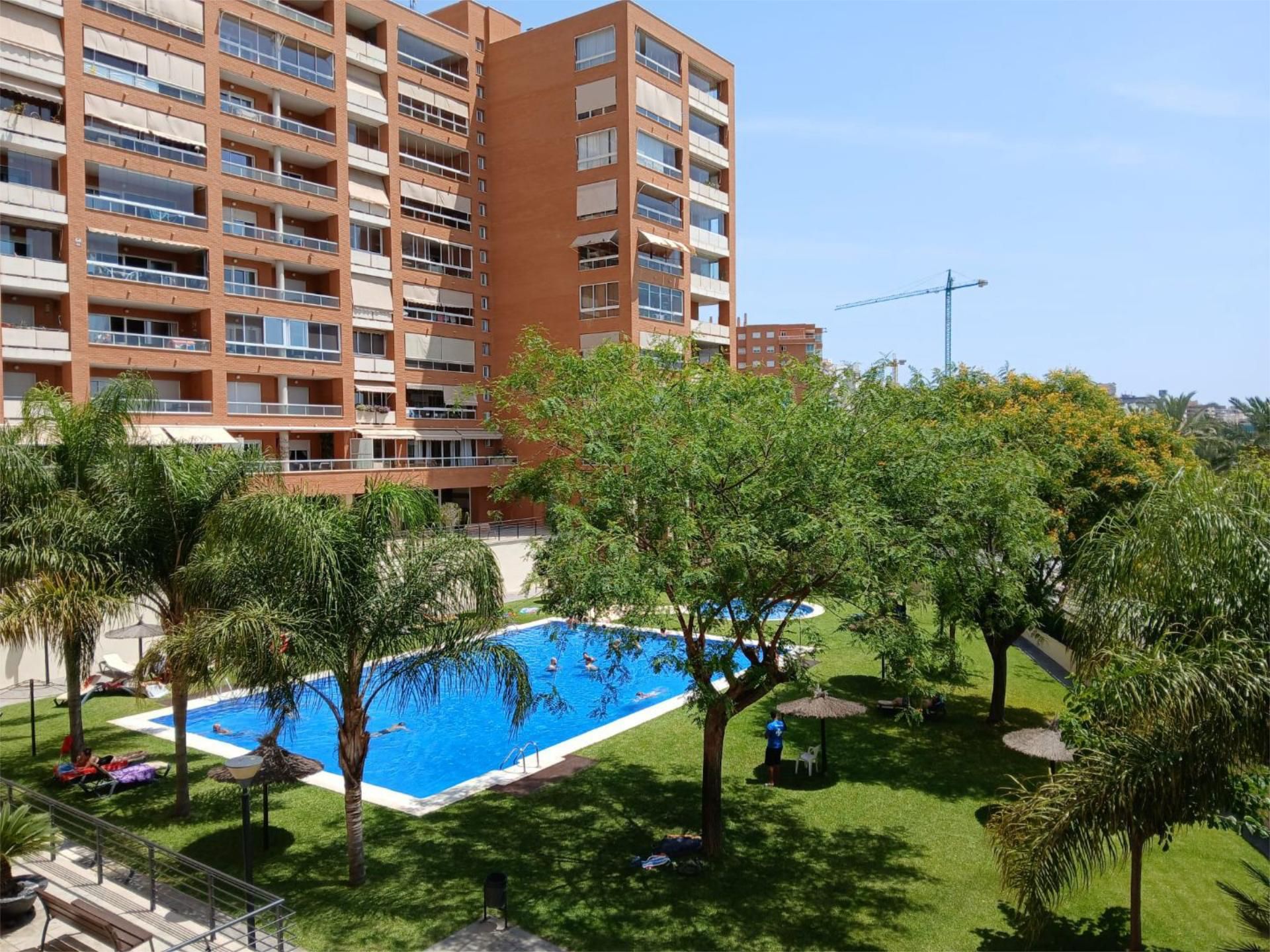 Piscina de Apartament en venda en Alicante / Alacant amb Aire condicionat, Terrassa i Piscina