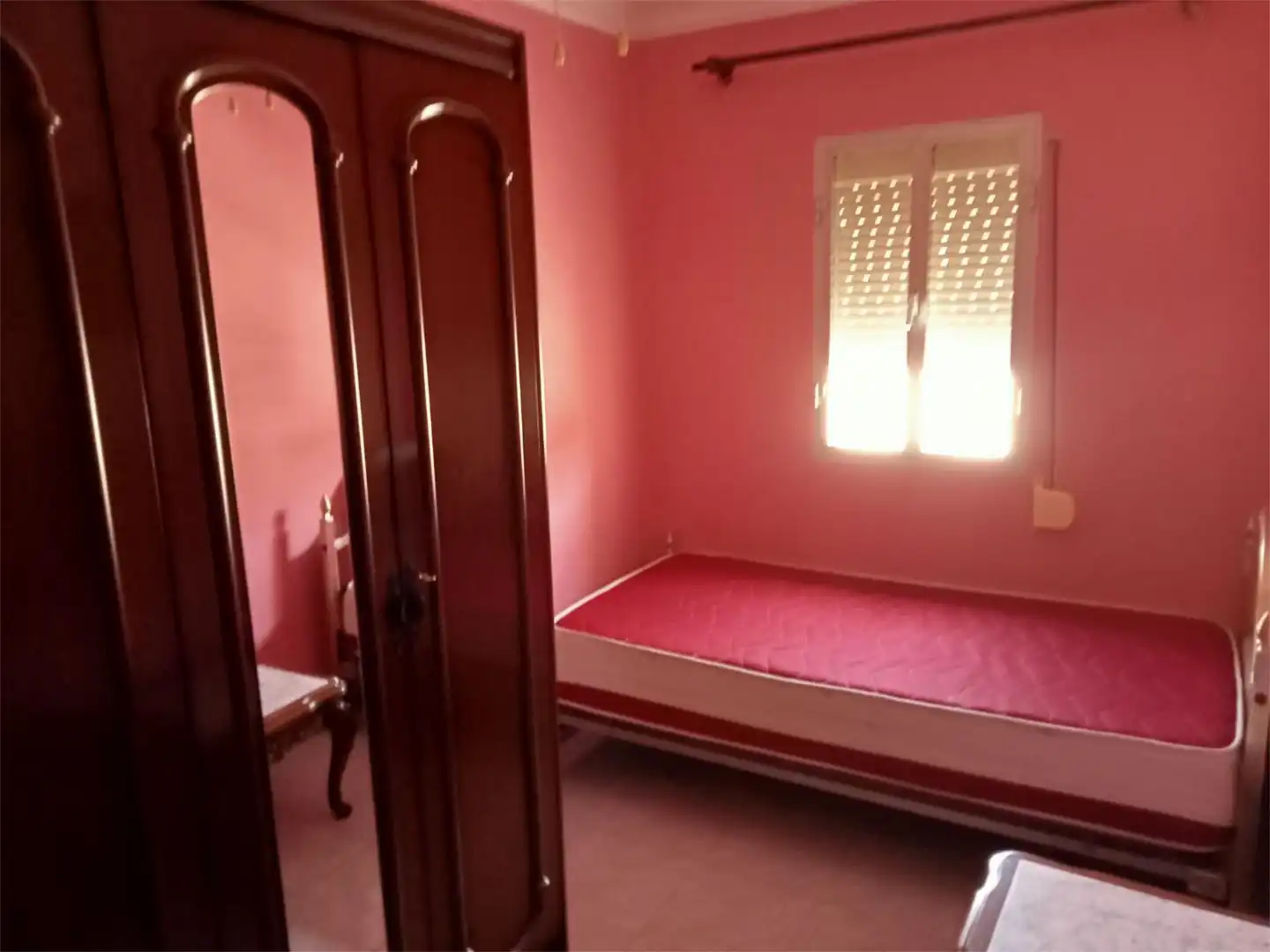 Piso en venta en Calle Riquelme Quirós, 5, Amate Habitación de Piso en venta en Sevilla con Aire acondicionado, Terraza y Amueblado