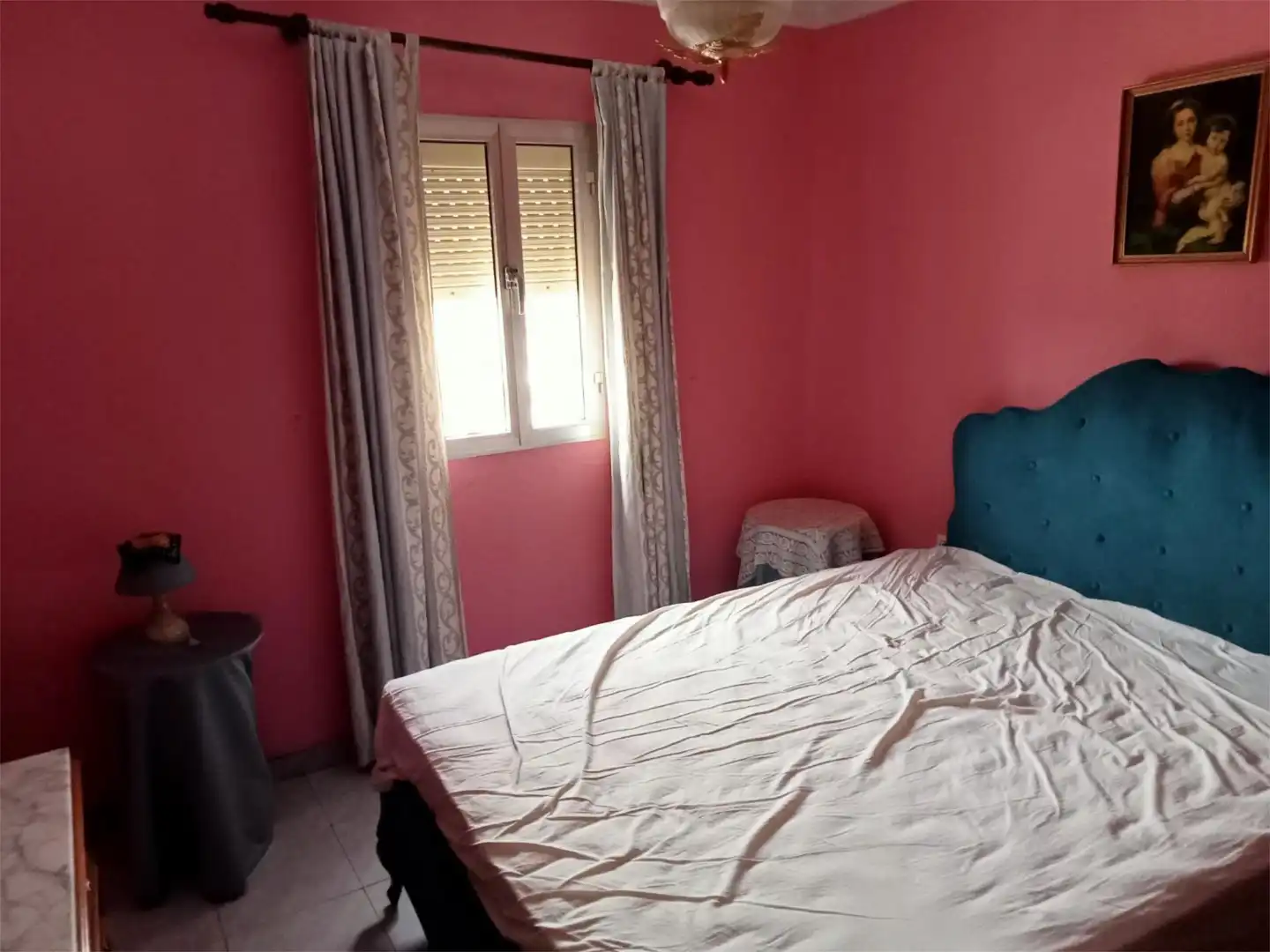 Piso en venta en Calle Riquelme Quirós, 5, Amate Habitación de Piso en venta en Sevilla con Aire acondicionado, Terraza y Amueblado