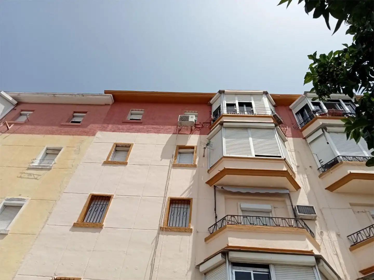 Piso en venta en Calle Riquelme Quirós, 5, Amate Vista exterior de Piso en venta en Sevilla con Aire acondicionado, Terraza y Amueblado