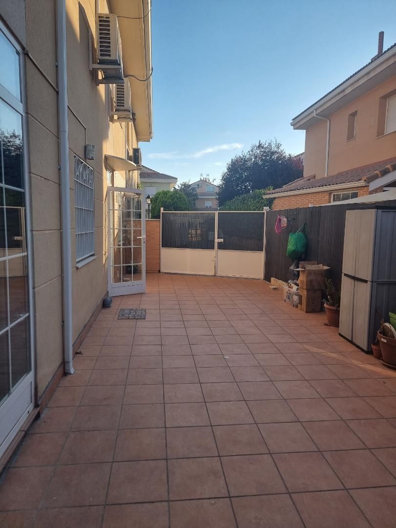 Terrace of House or chalet for sale in Los Santos de la Humosa  with Air Conditioner, Heating and Private garden