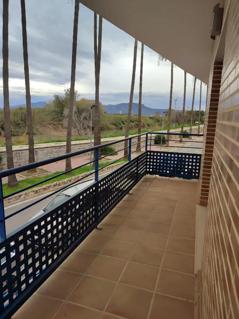 Terrasse von Einfamilien-Reihenhaus zum Verkauf in Albalat de la Ribera mit Klimaanlage, Terrasse und Balkon