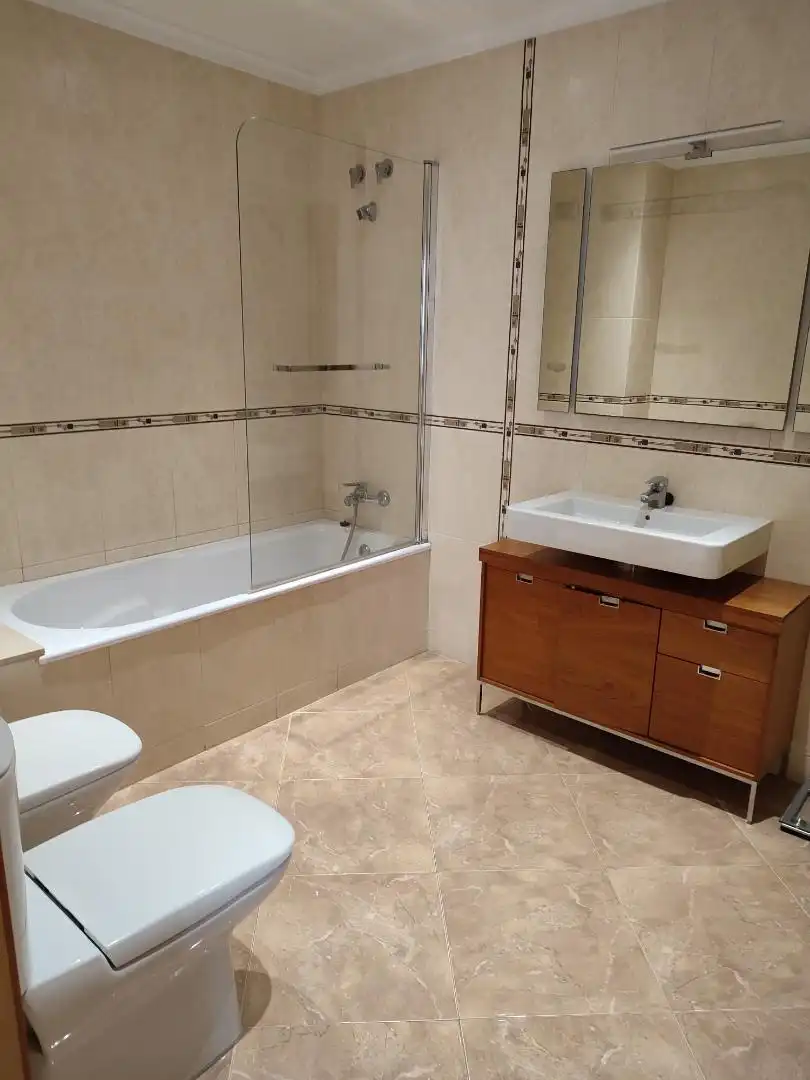 Badezimmer von Einfamilien-Reihenhaus zum Verkauf in Albalat de la Ribera mit Klimaanlage, Terrasse und Balkon