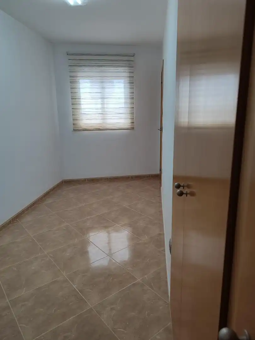 Schlafzimmer von Einfamilien-Reihenhaus zum Verkauf in Albalat de la Ribera mit Klimaanlage, Terrasse und Balkon