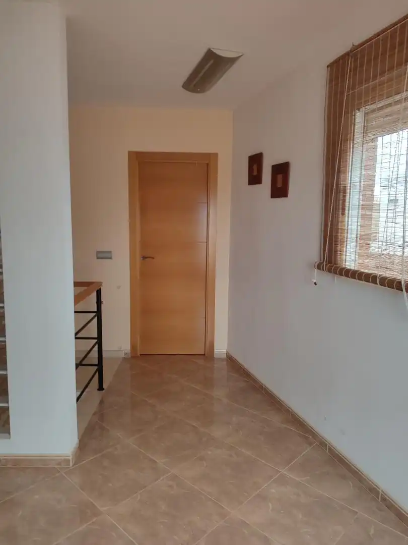 Einfamilien-Reihenhaus zum Verkauf in Albalat de la Ribera mit Klimaanlage, Terrasse und Balkon