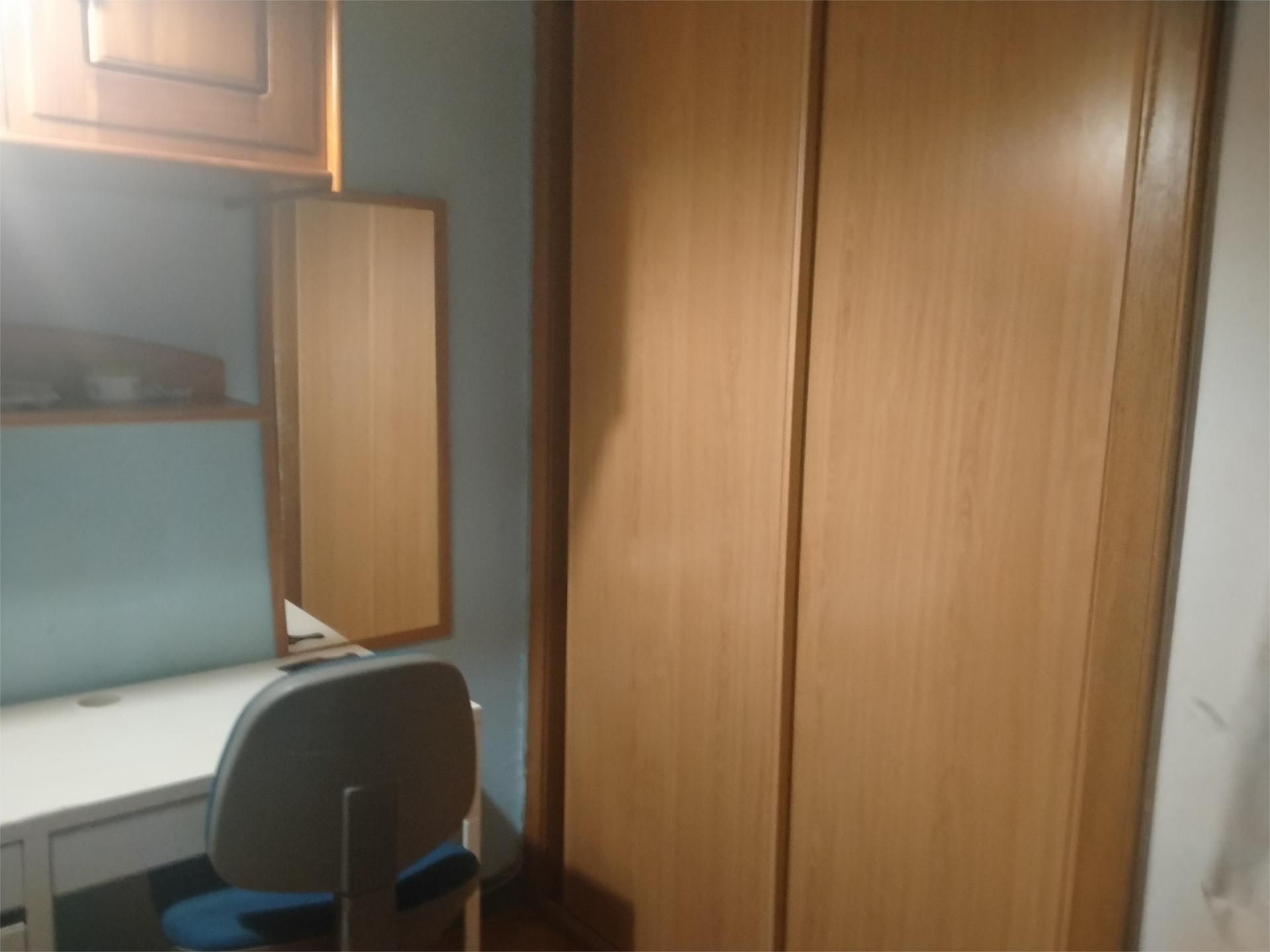 Dormitori de Pis per a compartir en A Coruña Capital  amb Moblat i Videoporter