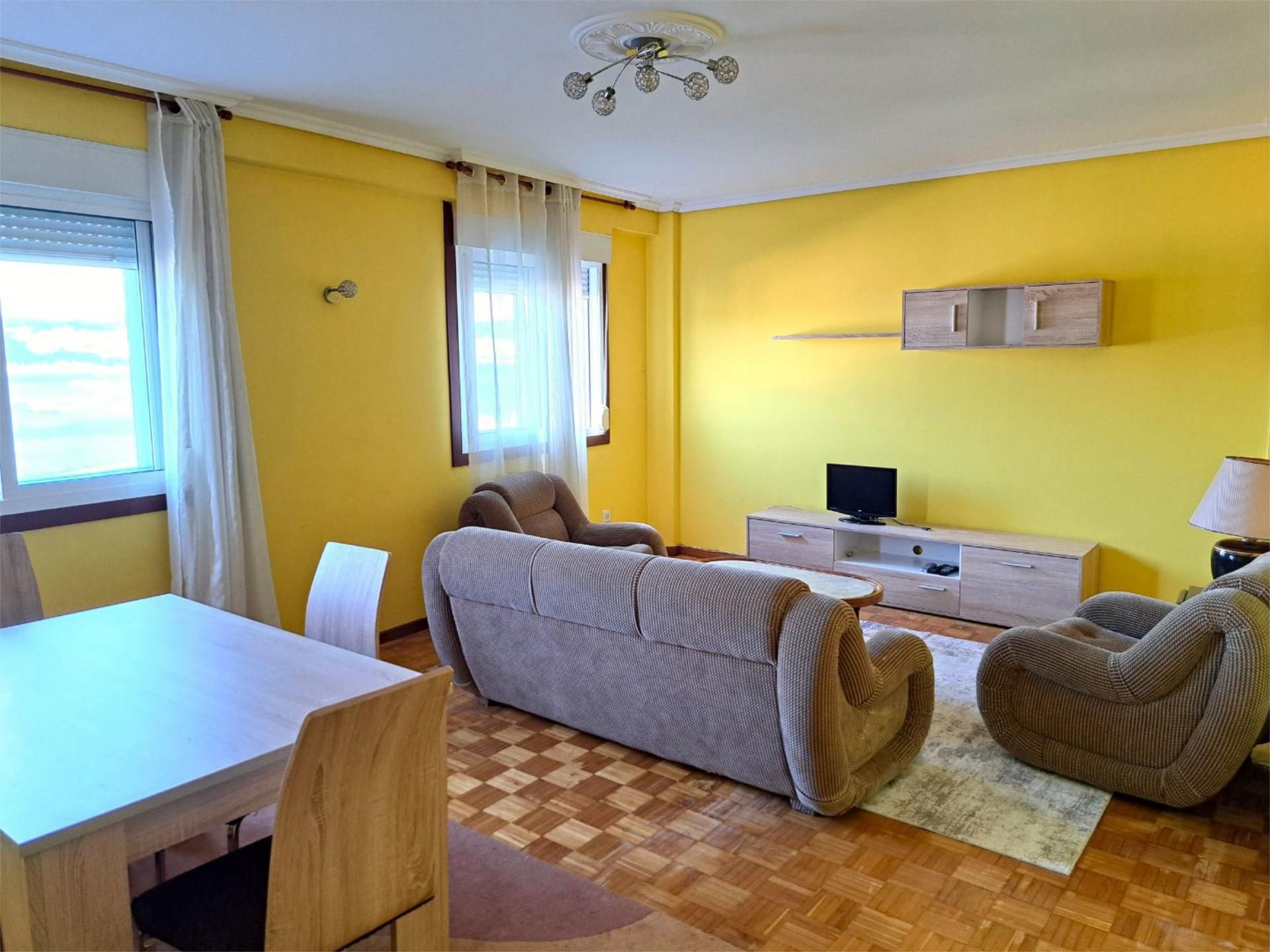 Living room of Flat to rent in Moaña  with Parquet flooring and Furnished