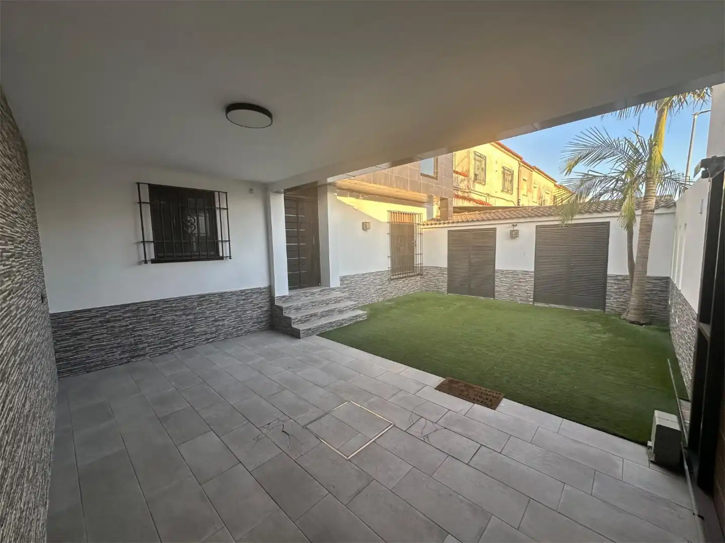 Houses for sale in Avenida Primera, 13, La Hacienda - Nueva Andalucía Terrace of Houses for sale in Dos Hermanas with Air Conditioner, Heating and Private garden