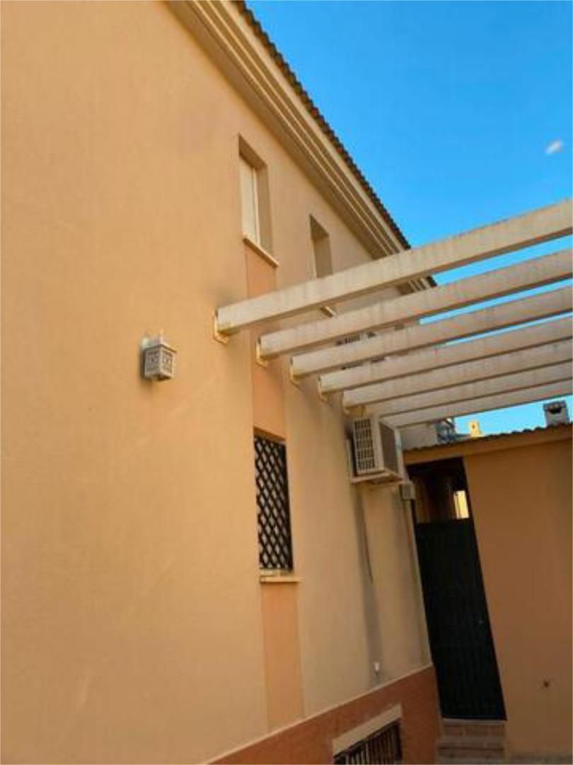 Exterior view of Single-family semi-detached to rent in Utrera  with Heating, Private garden and Terrace