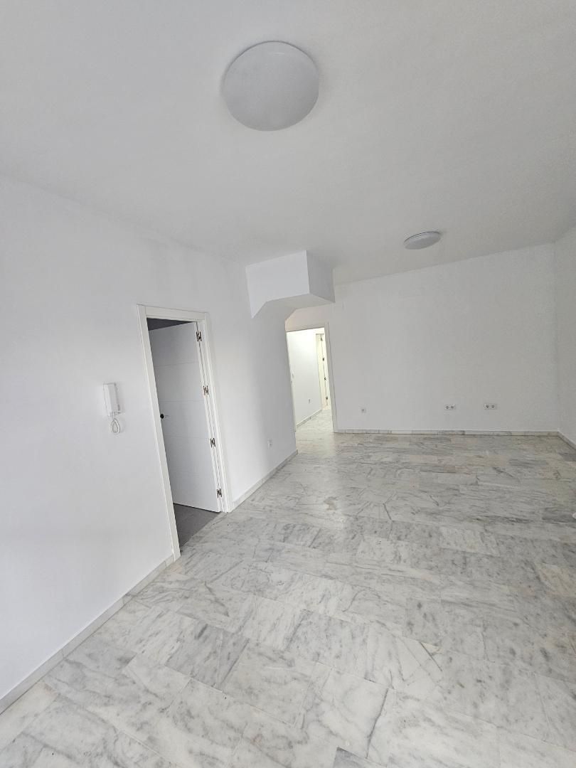 Attic to rent in Guillena  with Air Conditioner, Terrace and Balcony
