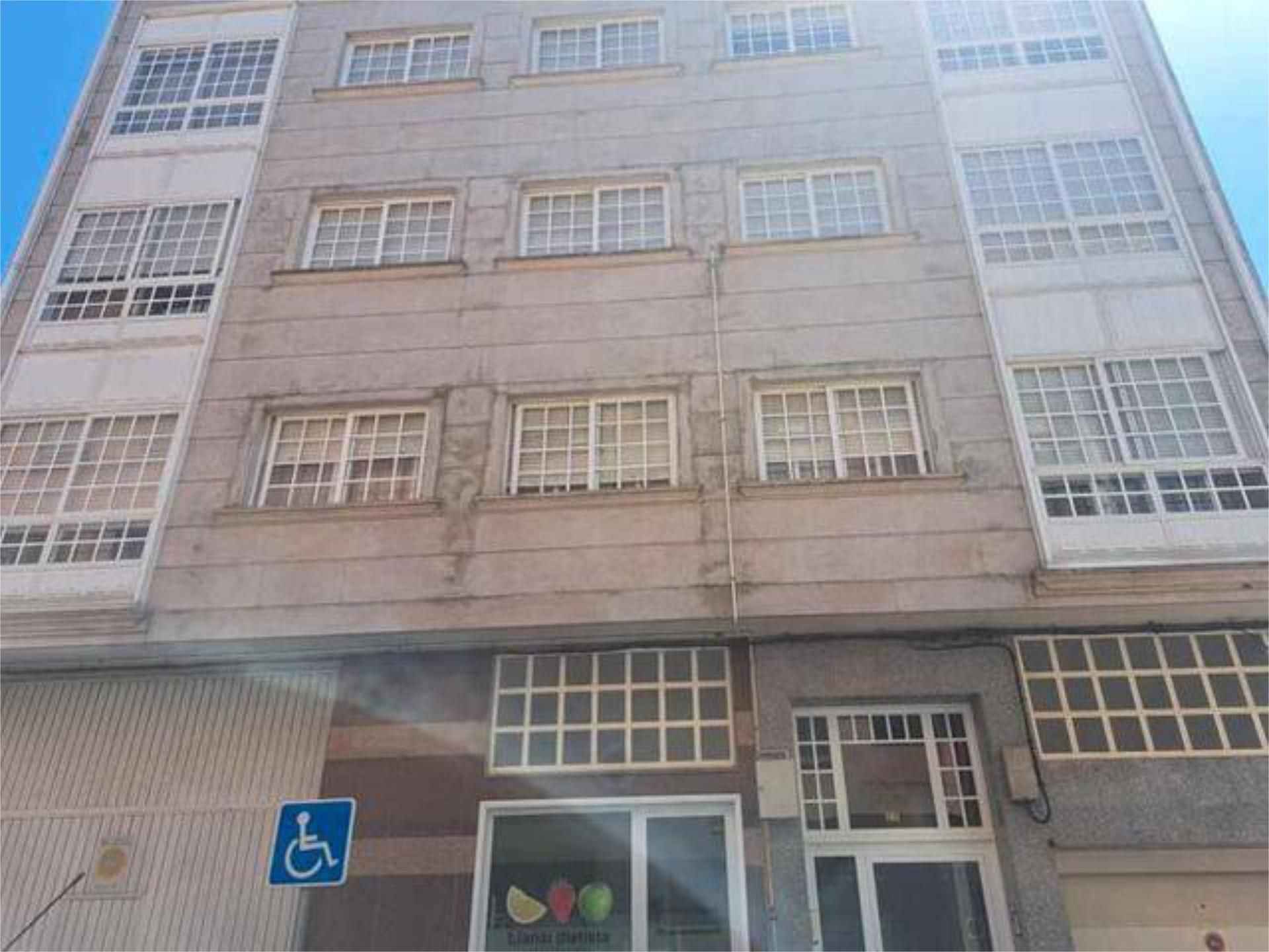 Exterior view of Apartment for sale in Vilanova de Arousa  with Heating and Furnished