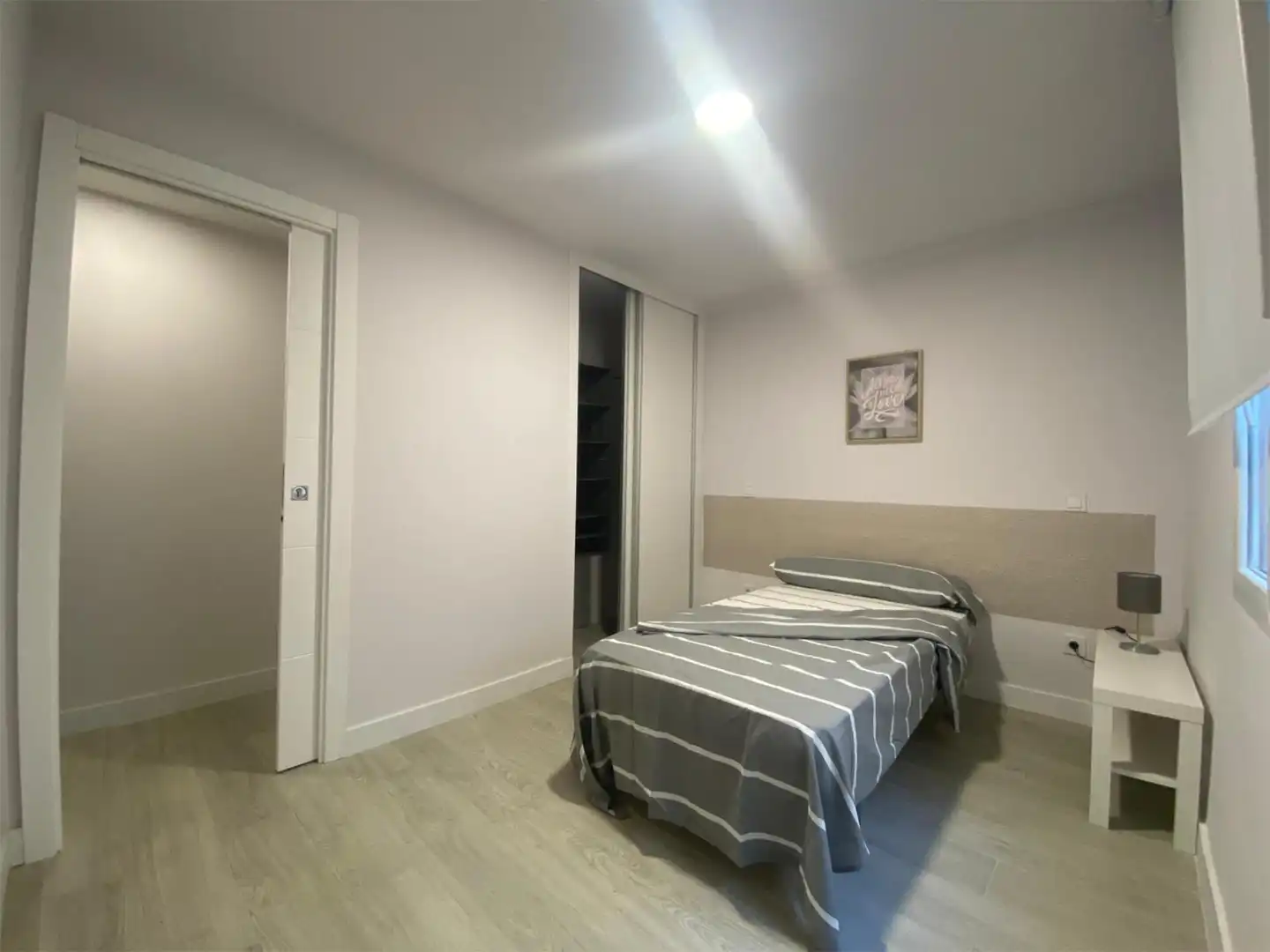 Bedroom of Flat for share in Alcalá de Henares  with Terrace, Furnished and Washing machine
