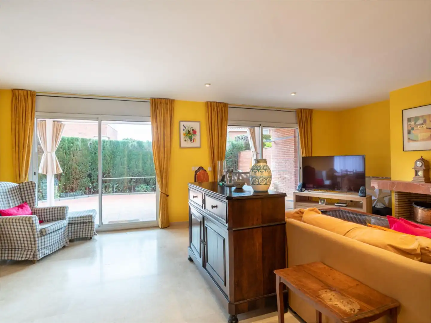 Detached homes for sale in Carrer Dels Oms, 3, Sant Vicenç Platja Living room of Detached homes for sale in Sant Vicenç de Montalt with Air Conditioner, Terrace and Swimming Pool