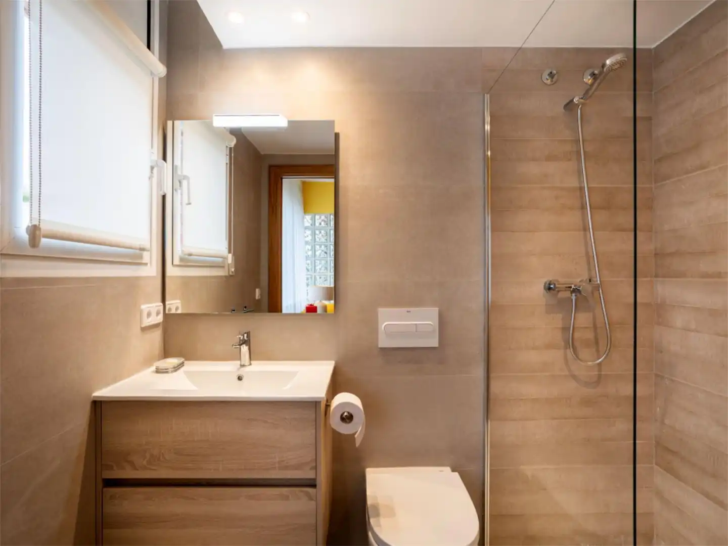 Detached homes for sale in Carrer Dels Oms, 3, Sant Vicenç Platja Bathroom of Detached homes for sale in Sant Vicenç de Montalt with Air Conditioner, Terrace and Swimming Pool