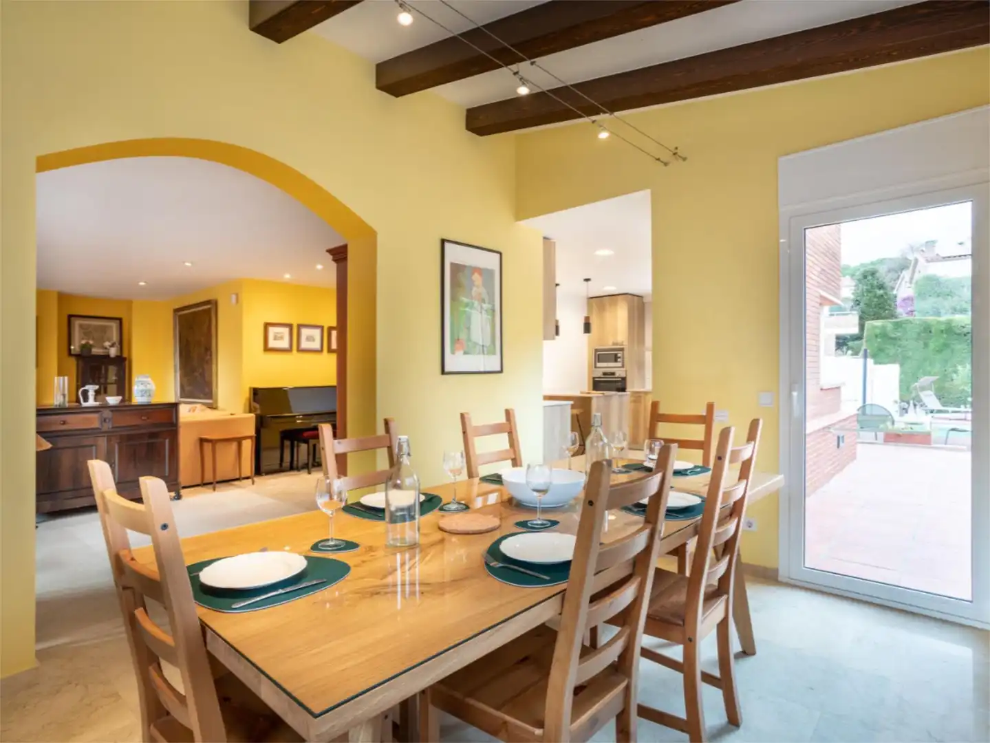 Detached homes for sale in Carrer Dels Oms, 3, Sant Vicenç Platja Dining room of Detached homes for sale in Sant Vicenç de Montalt with Air Conditioner, Terrace and Swimming Pool