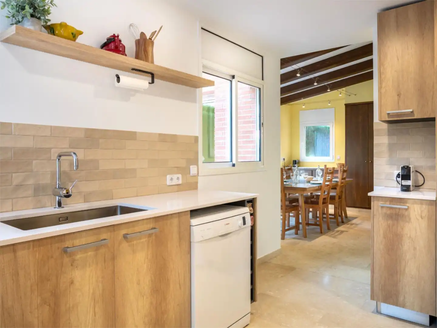 Detached homes for sale in Carrer Dels Oms, 3, Sant Vicenç Platja Kitchen of Detached homes for sale in Sant Vicenç de Montalt with Air Conditioner, Terrace and Swimming Pool