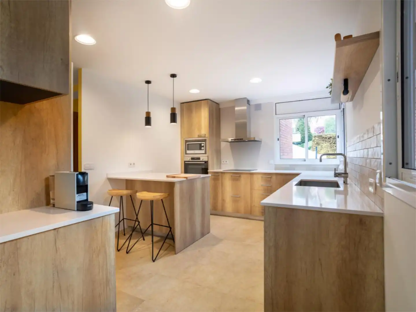 Detached homes for sale in Carrer Dels Oms, 3, Sant Vicenç Platja Kitchen of Detached homes for sale in Sant Vicenç de Montalt with Air Conditioner, Terrace and Swimming Pool