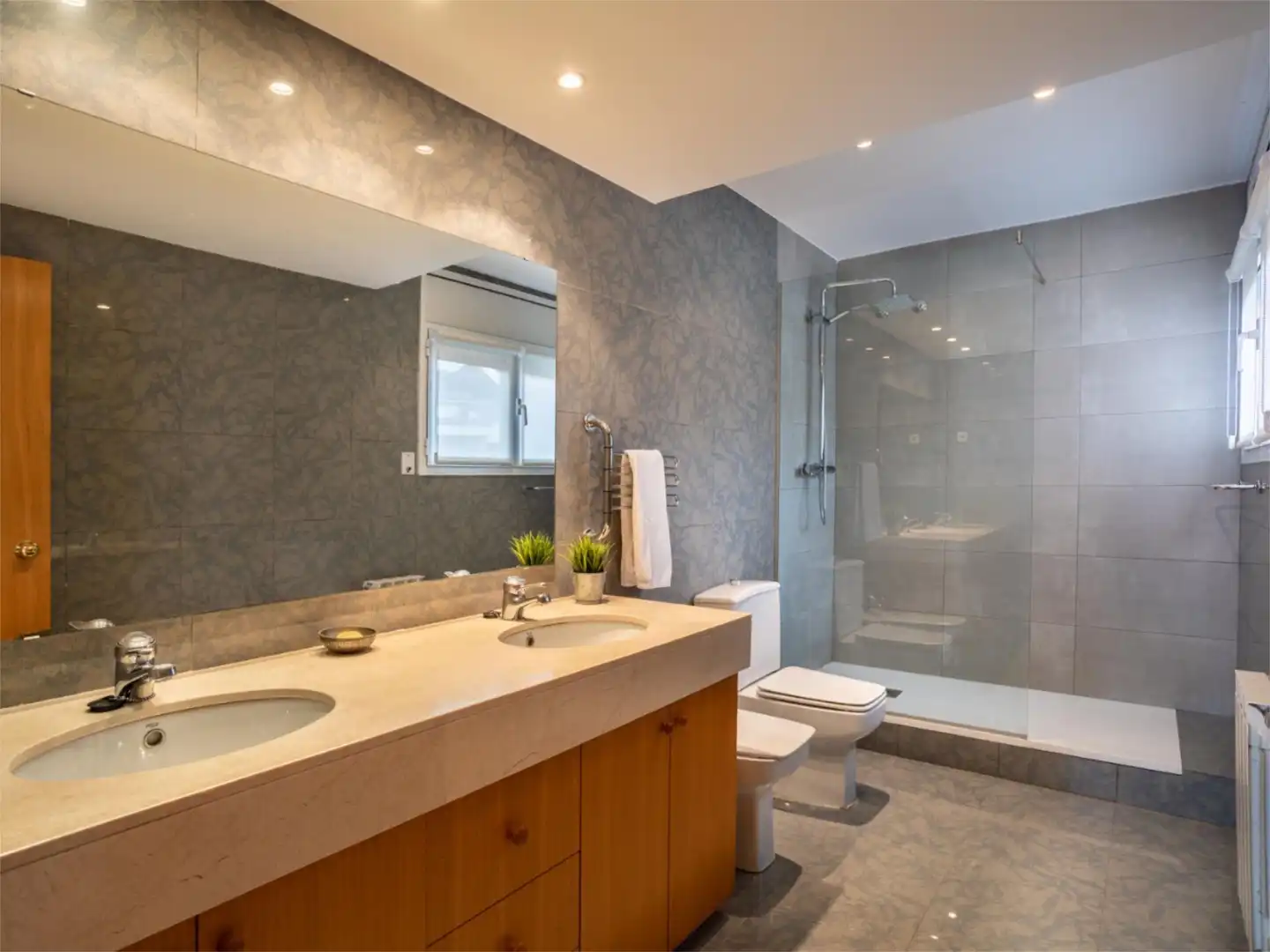 Detached homes for sale in Carrer Dels Oms, 3, Sant Vicenç Platja Bathroom of Detached homes for sale in Sant Vicenç de Montalt with Air Conditioner, Terrace and Swimming Pool