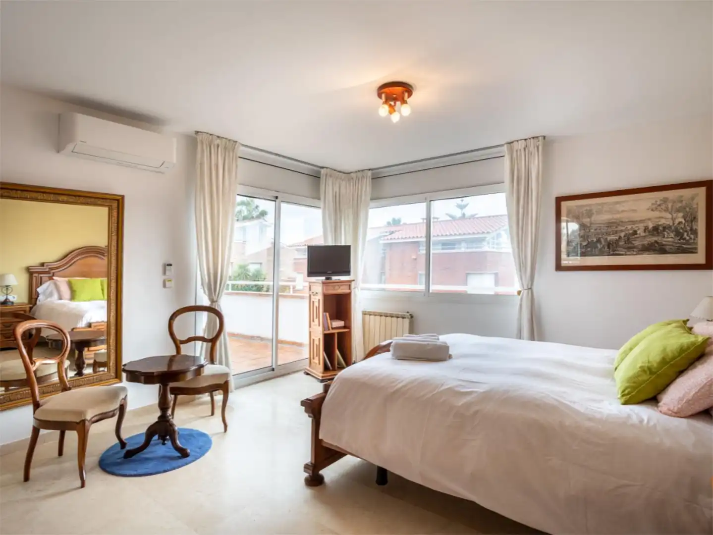 Detached homes for sale in Carrer Dels Oms, 3, Sant Vicenç Platja Bedroom of Detached homes for sale in Sant Vicenç de Montalt with Air Conditioner, Terrace and Swimming Pool