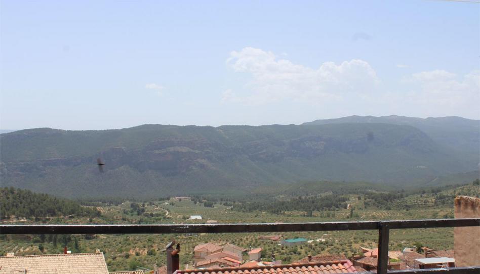Foto 1 de Casa adosada en venda a Calle Alta, 46, Yeste, Albacete