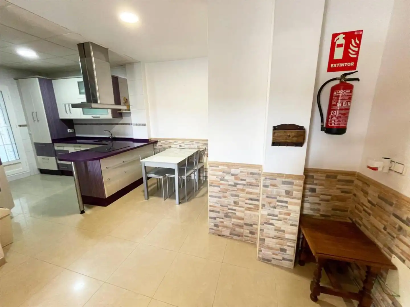 Casa o chalet en venta en Calle Ventosilla Alta, 17, Setenil de las Bodegas Cocina de Casa o chalet en venta en Setenil de las Bodegas con Terraza, Piscina y Balcón