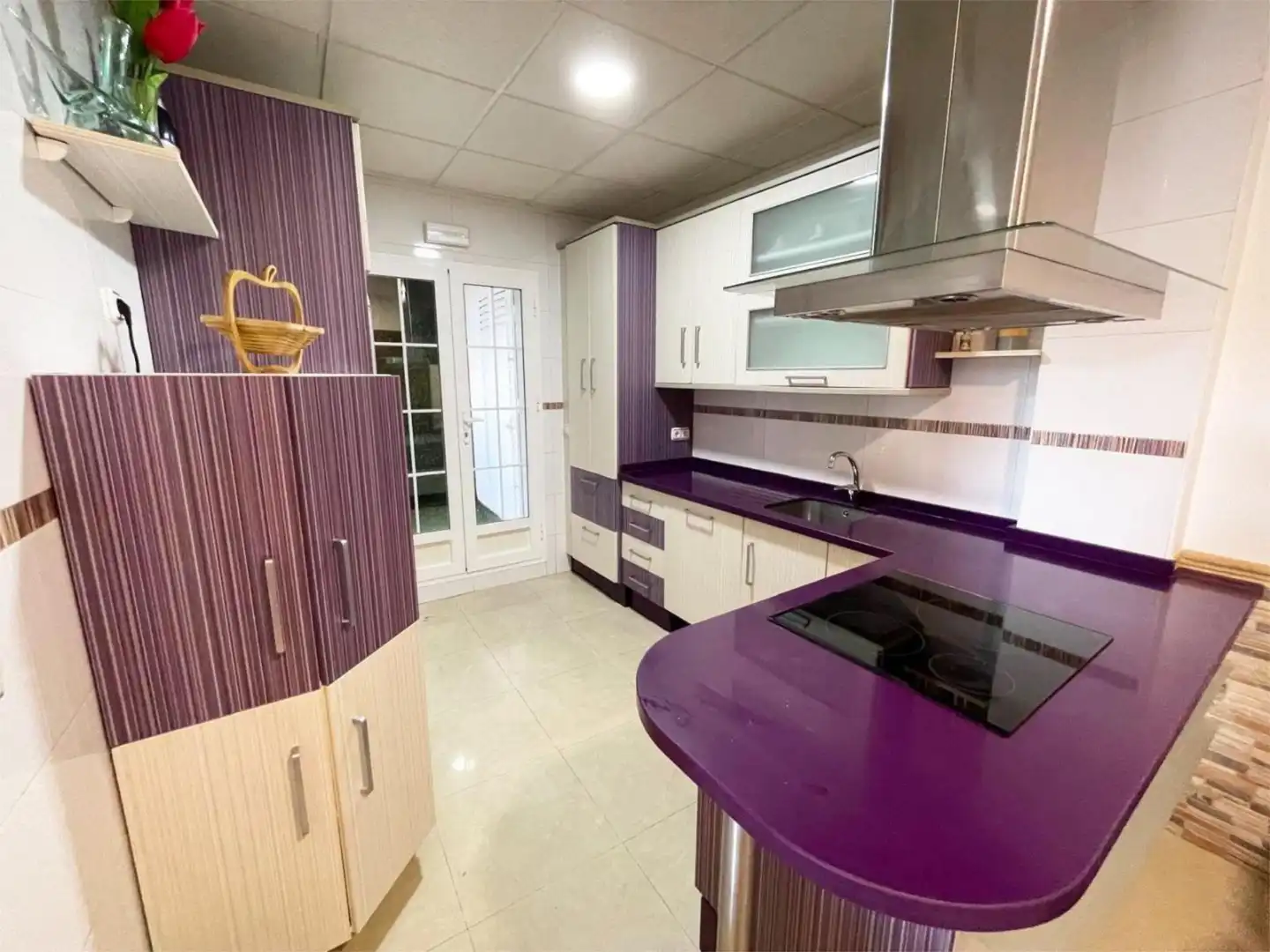 Casa o chalet en venta en Calle Ventosilla Alta, 17, Setenil de las Bodegas Cocina de Casa o chalet en venta en Setenil de las Bodegas con Terraza, Piscina y Balcón