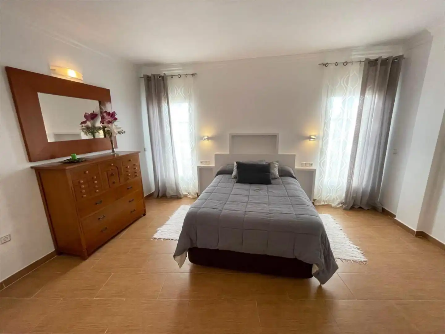 Casa o chalet en venta en Calle Ventosilla Alta, 17, Setenil de las Bodegas Habitación de Casa o chalet en venta en Setenil de las Bodegas con Terraza, Piscina y Balcón