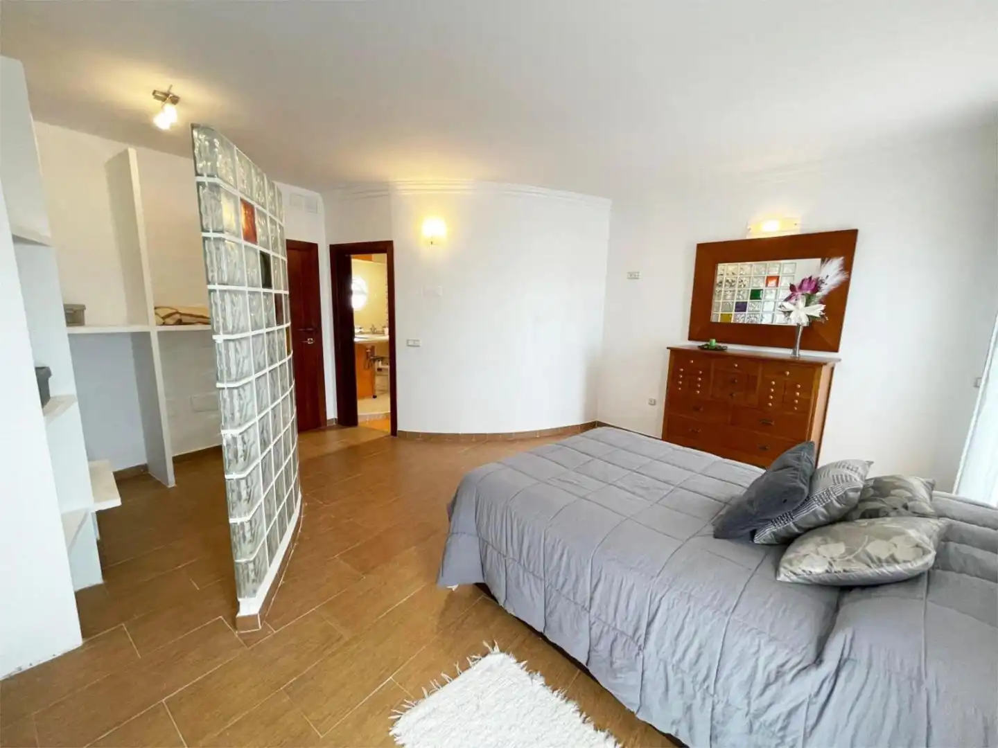Casa o chalet en venta en Calle Ventosilla Alta, 17, Setenil de las Bodegas Habitación de Casa o chalet en venta en Setenil de las Bodegas con Terraza, Piscina y Balcón