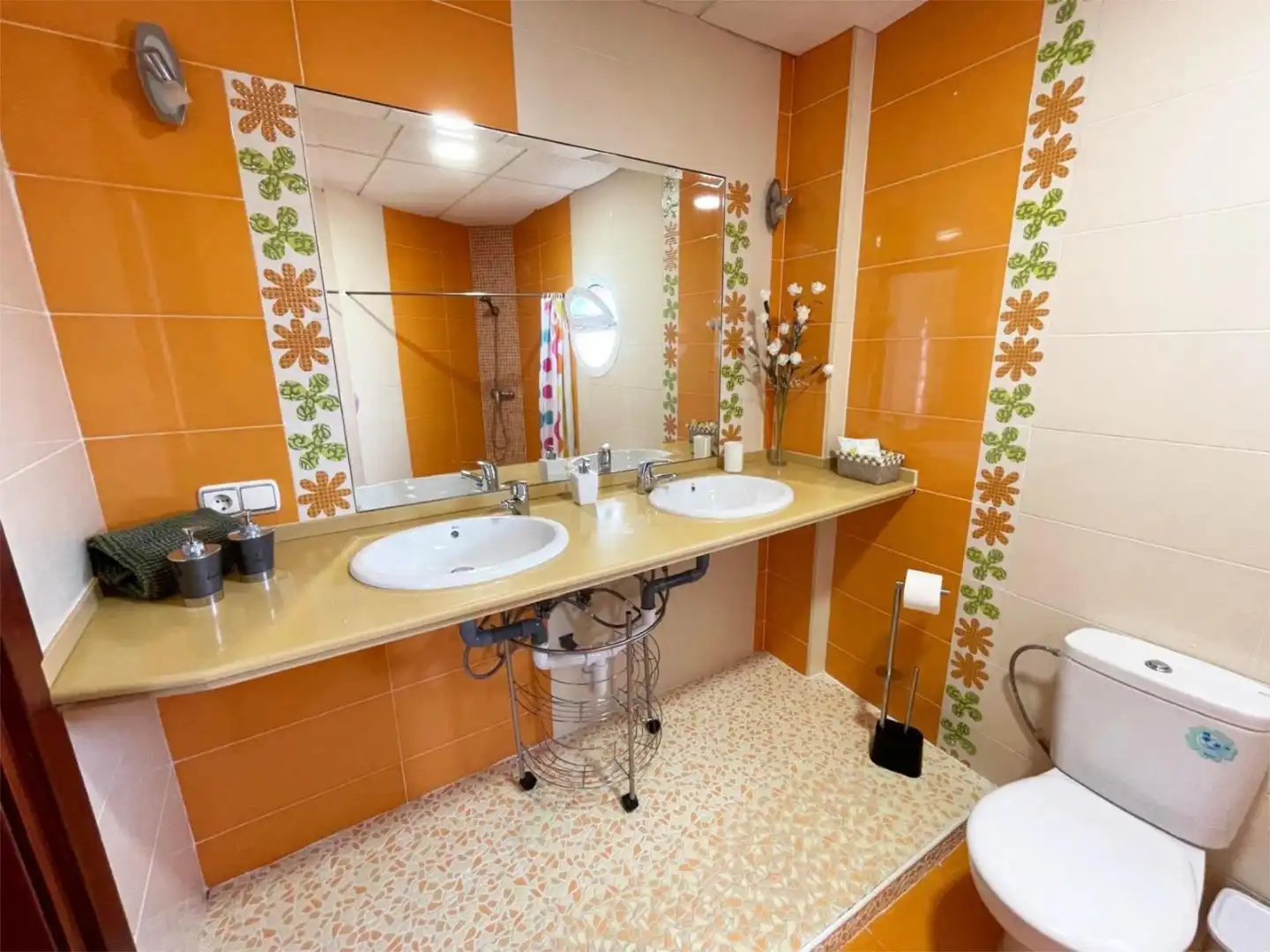 Casa o chalet en venta en Calle Ventosilla Alta, 17, Setenil de las Bodegas Baño de Casa o chalet en venta en Setenil de las Bodegas con Terraza, Piscina y Balcón