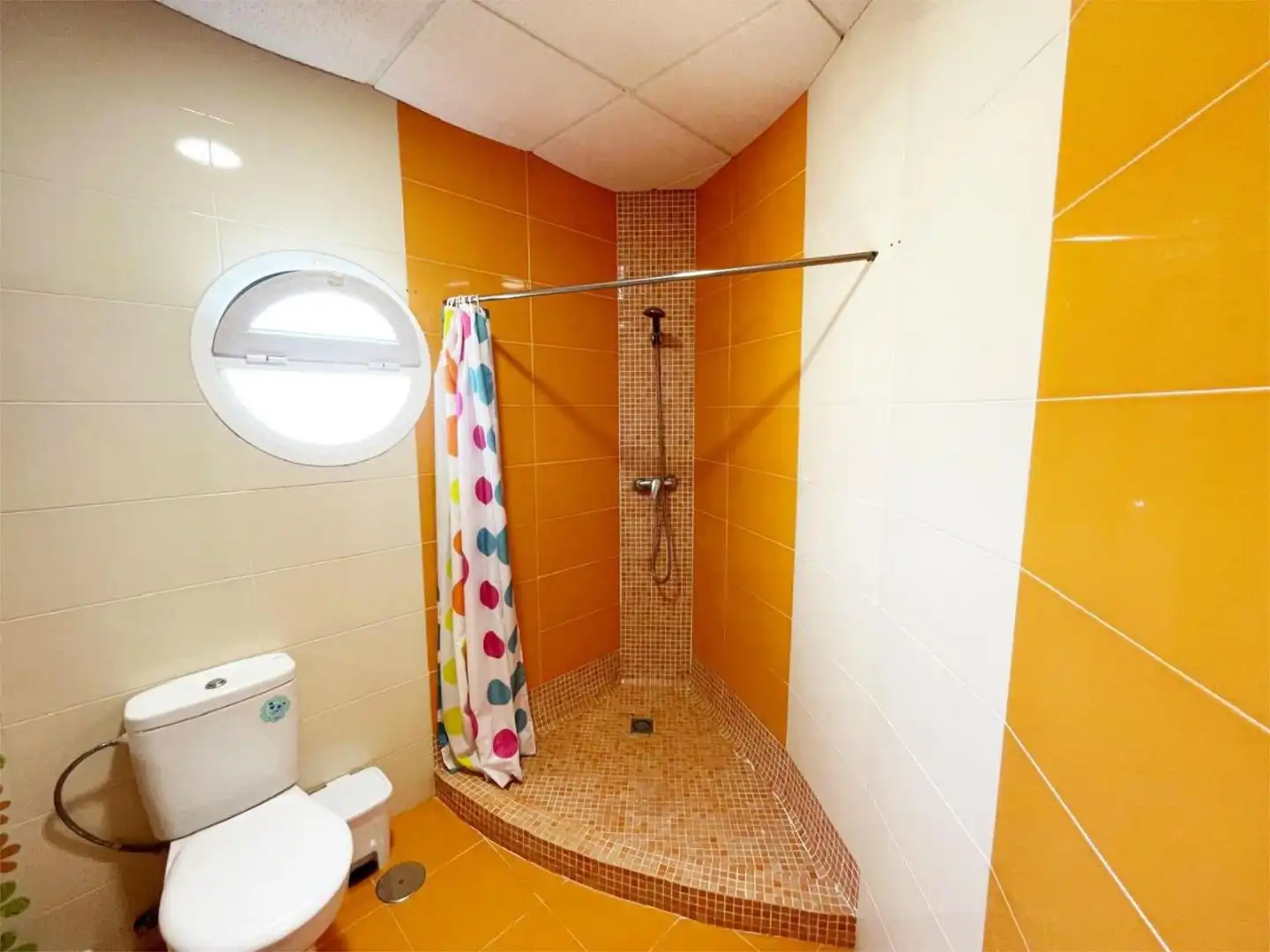 Casa o chalet en venta en Calle Ventosilla Alta, 17, Setenil de las Bodegas Baño de Casa o chalet en venta en Setenil de las Bodegas con Terraza, Piscina y Balcón