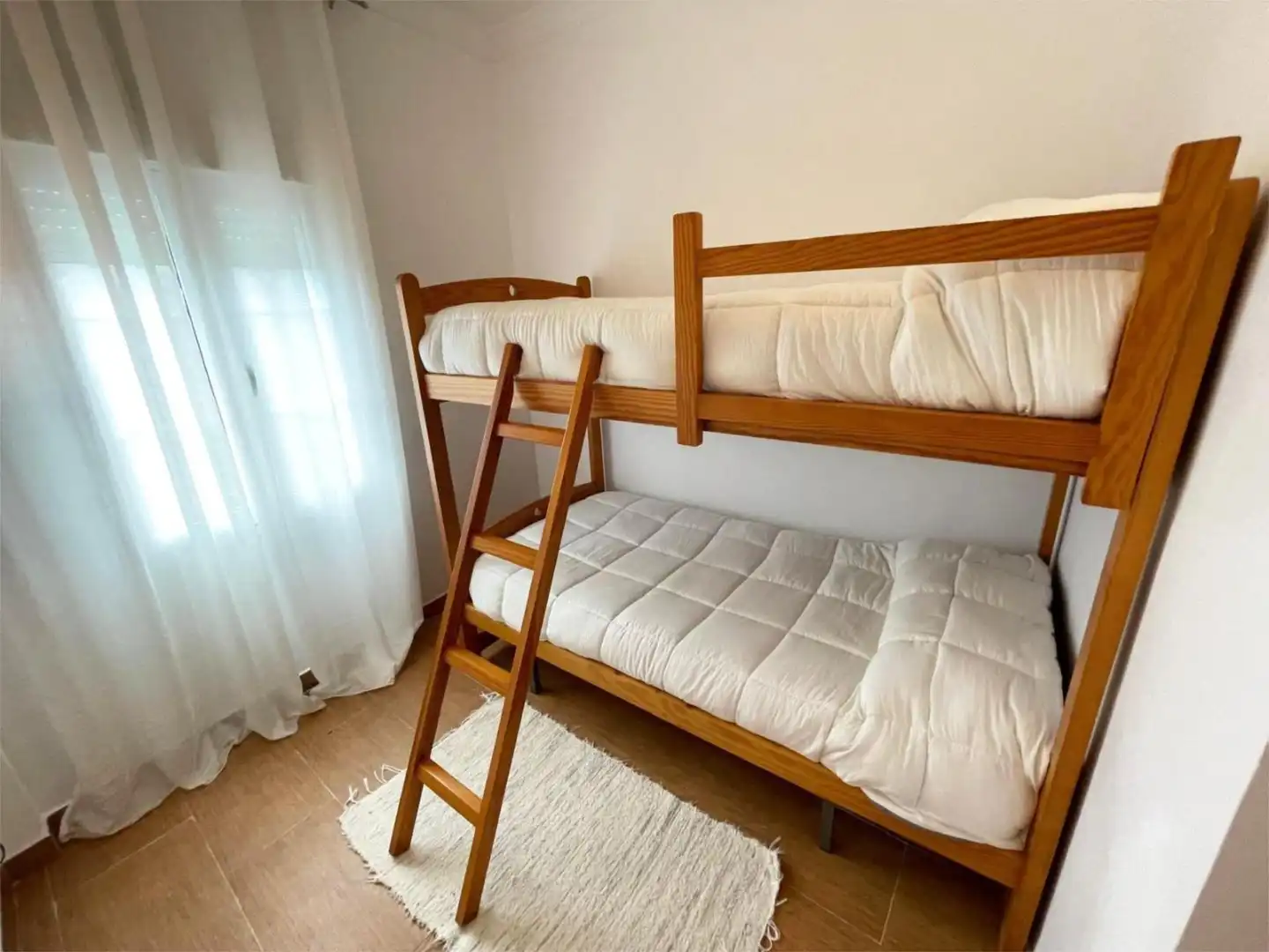 Casa o chalet en venta en Calle Ventosilla Alta, 17, Setenil de las Bodegas Habitación de Casa o chalet en venta en Setenil de las Bodegas con Terraza, Piscina y Balcón