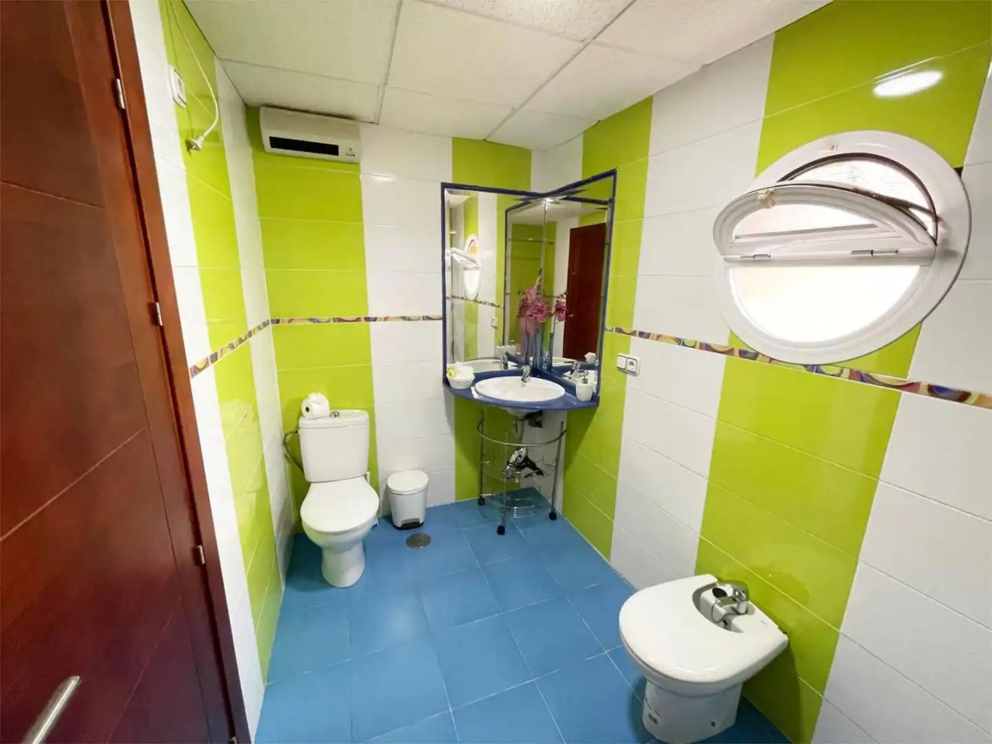 Casa o chalet en venta en Calle Ventosilla Alta, 17, Setenil de las Bodegas Baño de Casa o chalet en venta en Setenil de las Bodegas con Terraza, Piscina y Balcón