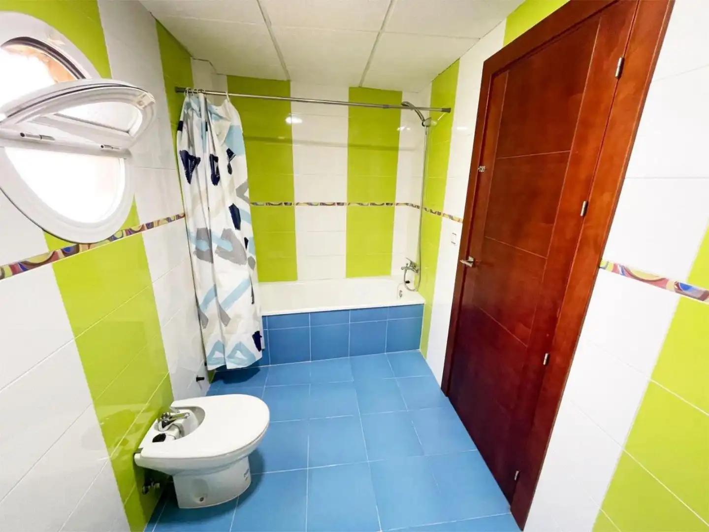 Casa o chalet en venta en Calle Ventosilla Alta, 17, Setenil de las Bodegas Baño de Casa o chalet en venta en Setenil de las Bodegas con Terraza, Piscina y Balcón
