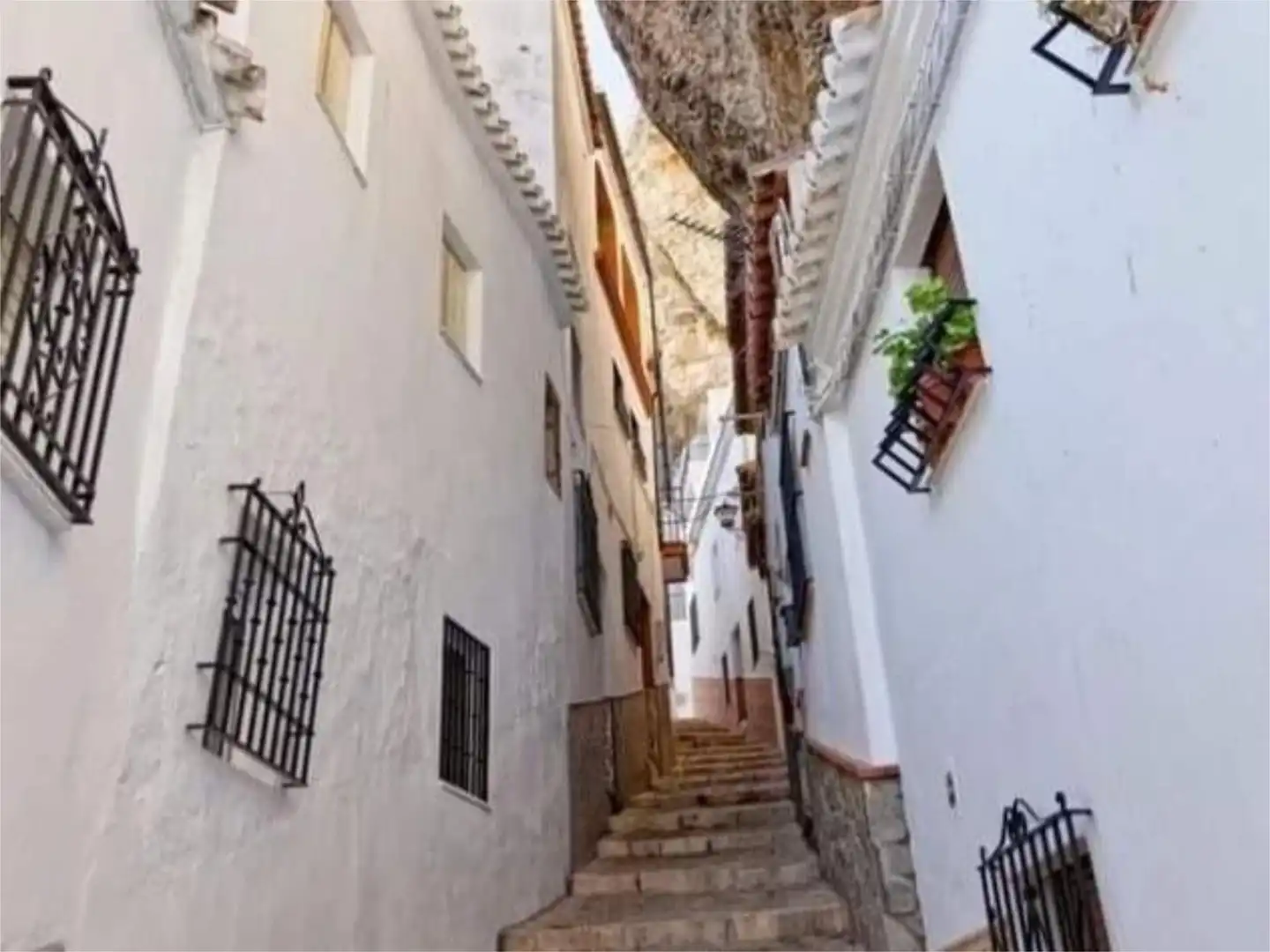 Casa o chalet en venta en Calle Ventosilla Alta, 17, Setenil de las Bodegas Vista exterior de Casa o chalet en venta en Setenil de las Bodegas con Terraza, Piscina y Balcón