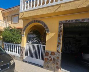 Casa adosada en venda en Pantoja amb Calefacció, Jardí privat i Terrassa