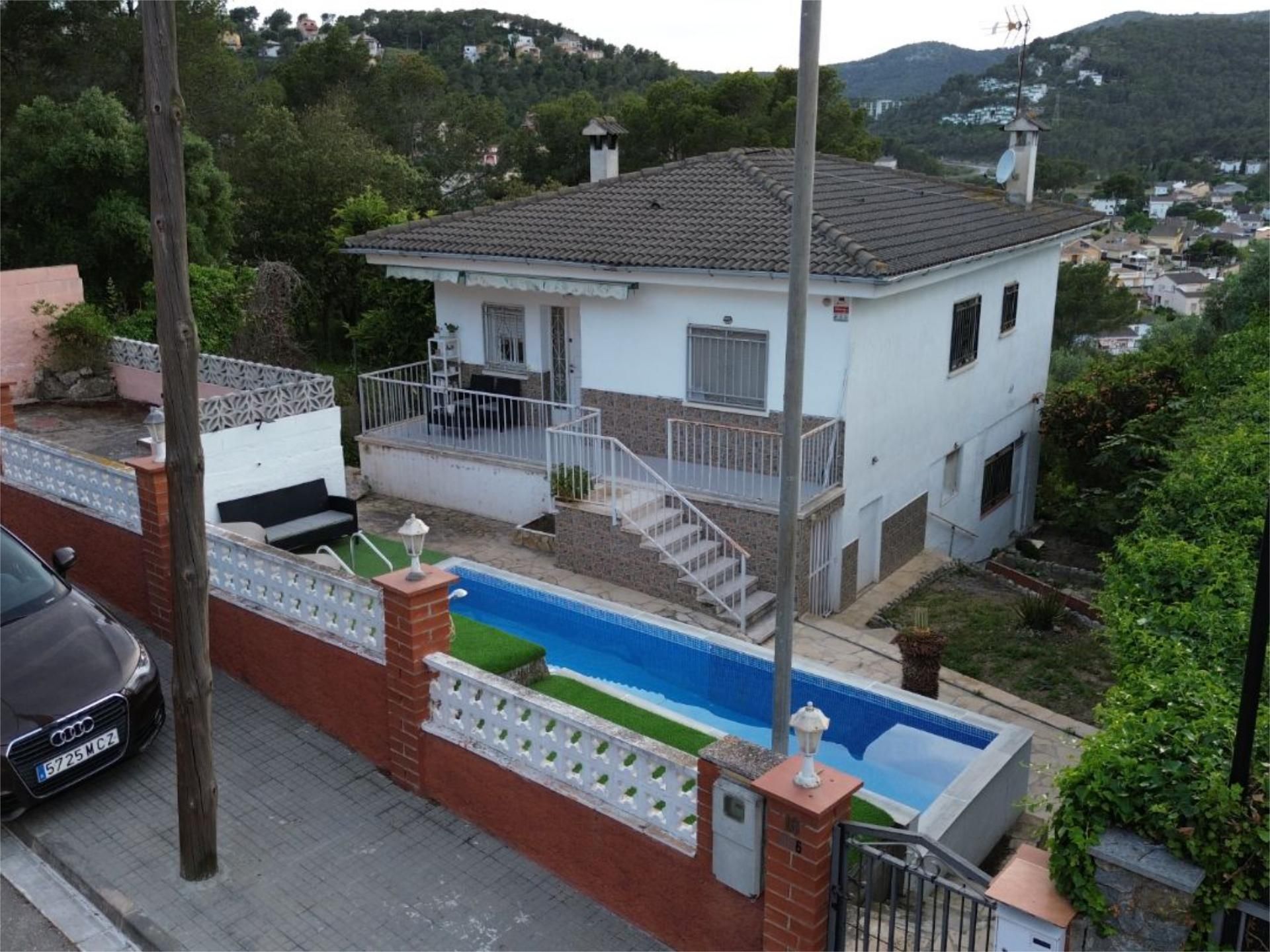Swimming pool of Flat for sale in Canyelles  with Air Conditioner, Private garden and Parquet flooring