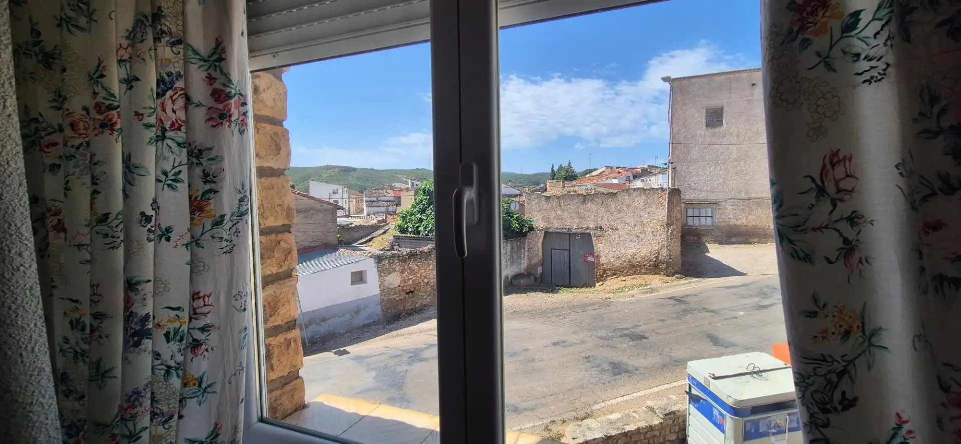 Vista exterior de Casa o xalet en venda en Villanueva de Huerva amb Calefacció, Traster i Moblat