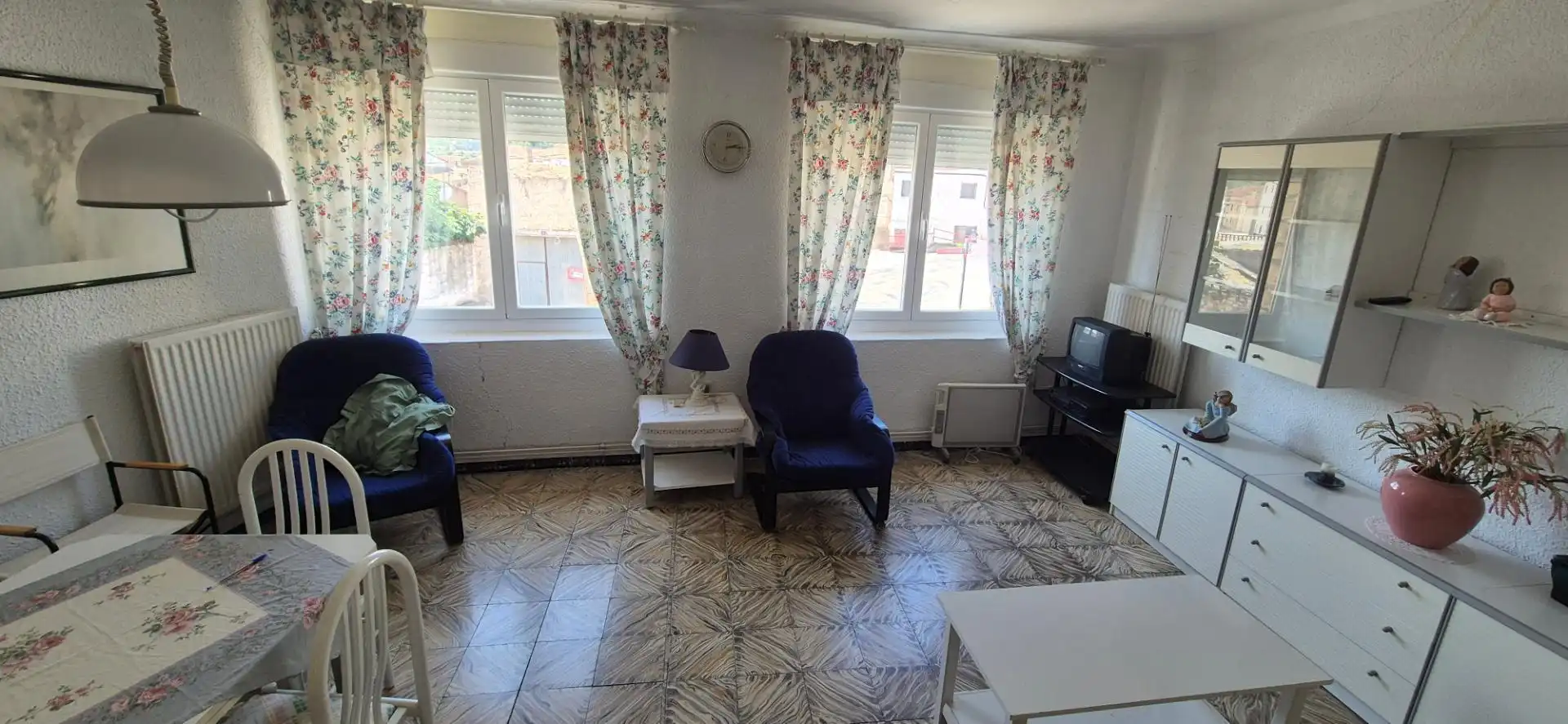 Sala d'estar de Casa o xalet en venda en Villanueva de Huerva amb Calefacció, Traster i Moblat