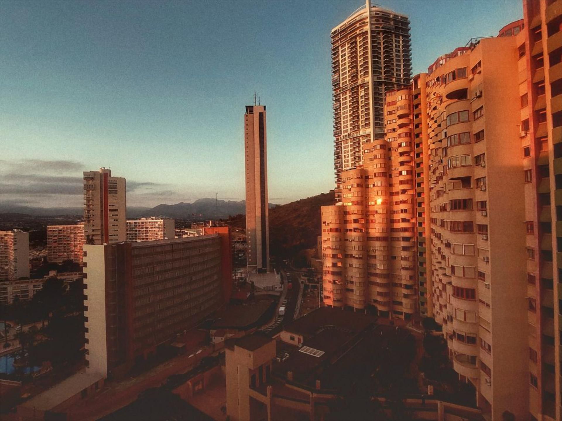 Vista exterior de Apartament en venda en Benidorm amb Piscina i Balcó