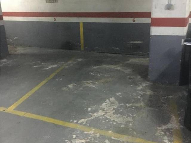 Garaje en Alquiler en Travessera de Dalt, 113 en La Salut