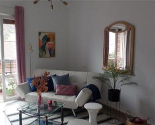 Sala d'estar de Pis de lloguer en Mieres (Asturias) amb Moblat i Balcó