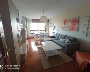 Living room of Flat to rent in Vigo   with Heating, Parquet flooring and Storage room