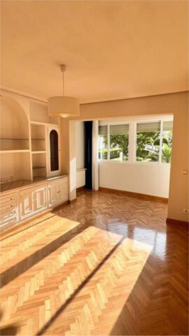 Living room of Flat to rent in  Madrid Capital  with Heating and Private garden