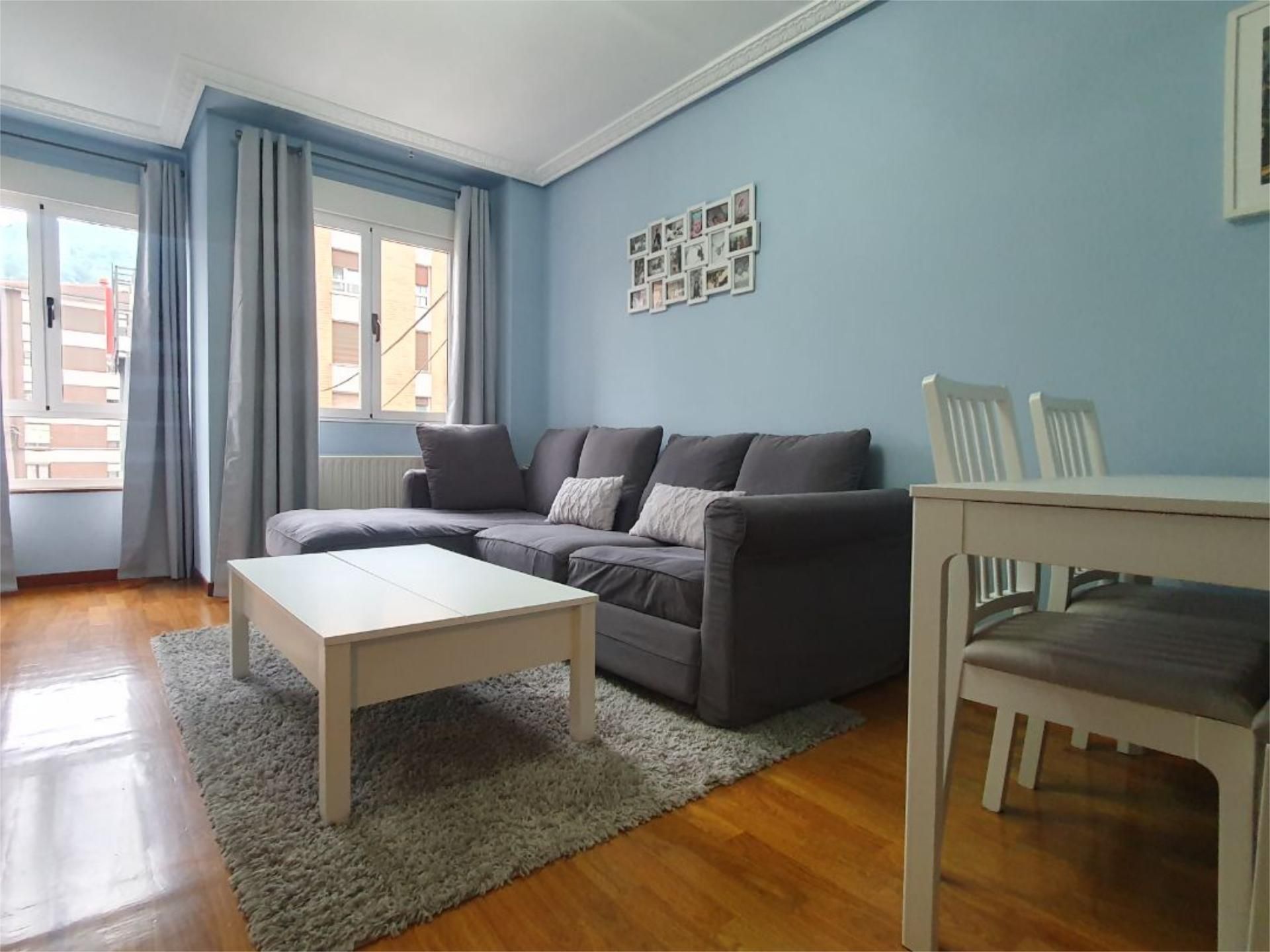 Sala d'estar de Pis en venda en Lena